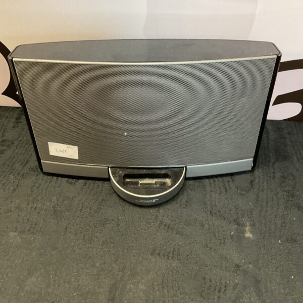 Black Bose SoundDock Series I iPod dock for Apple devices.
