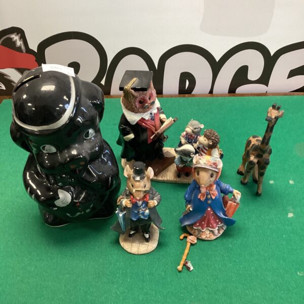 Vintage Ackerman animal ornaments and pig money box collection.