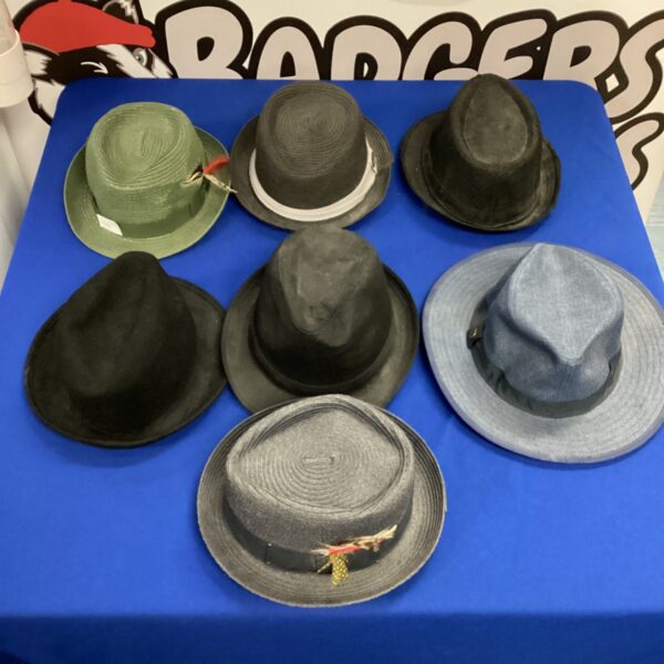 Lot of seven vintage mens trilby hats in felt.