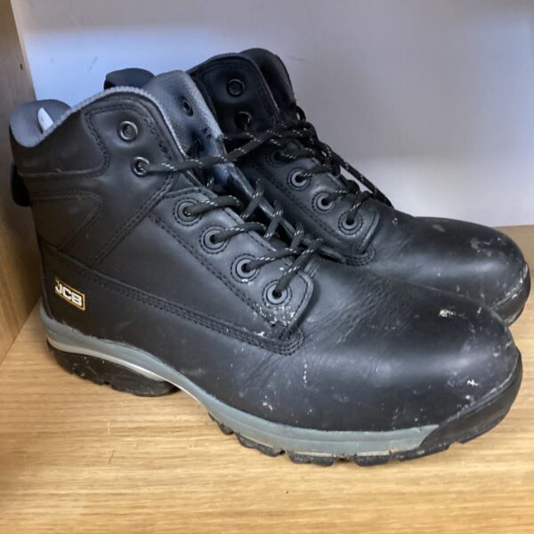 Black size 9 JCB safety boots for industrial work.