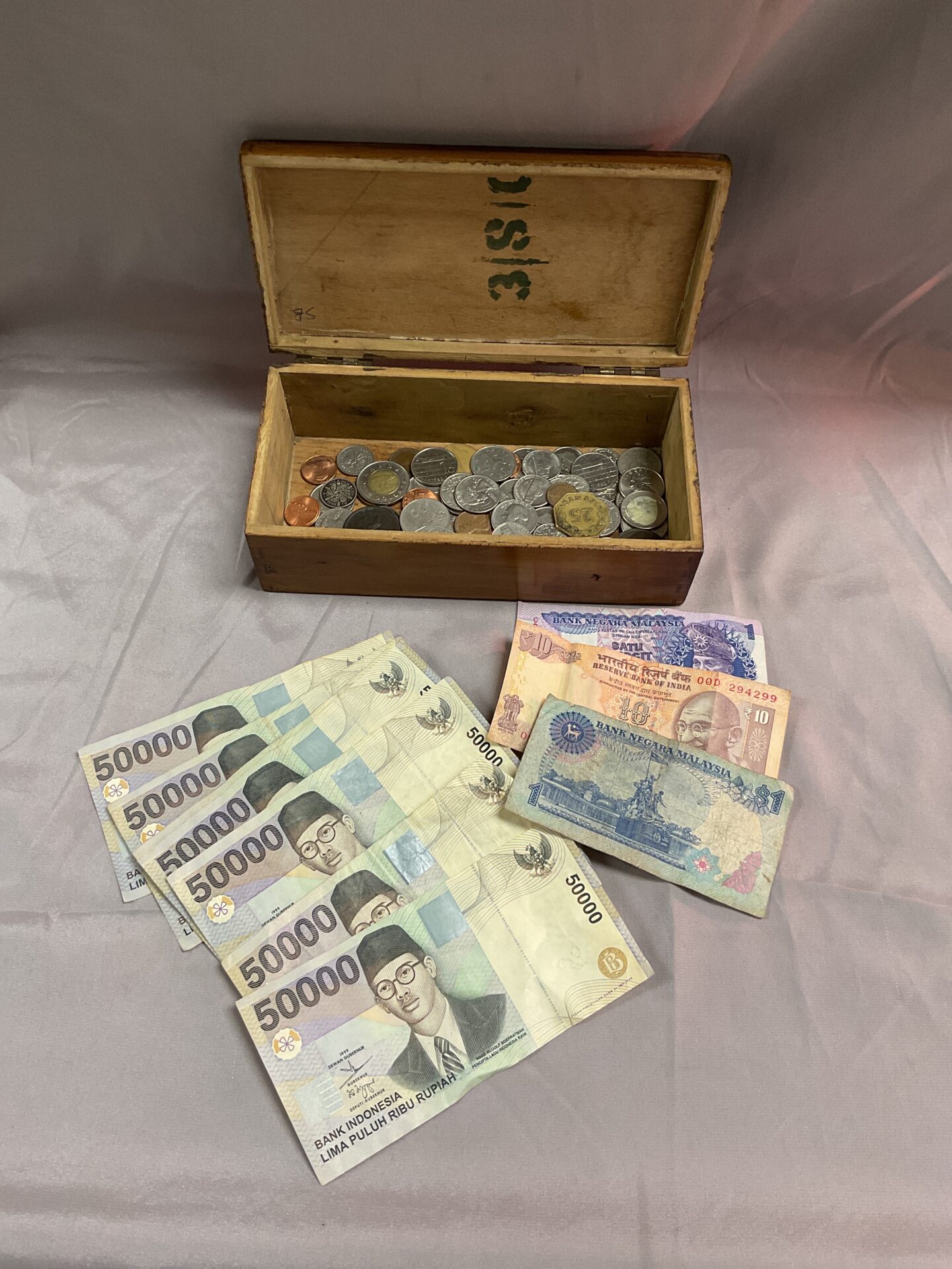 798 Box of assorted coins and banknotes