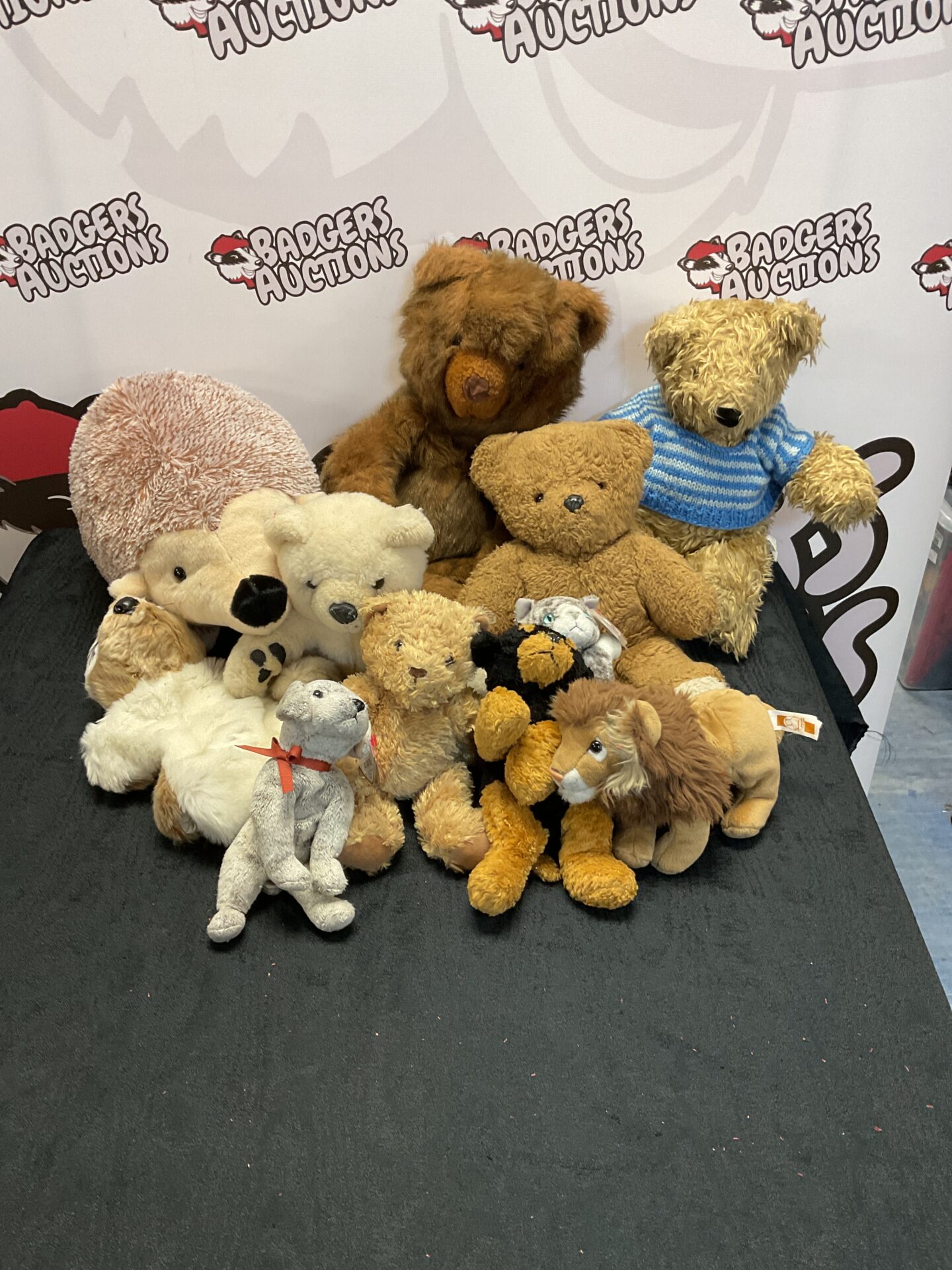 380 Box of soft animal toys