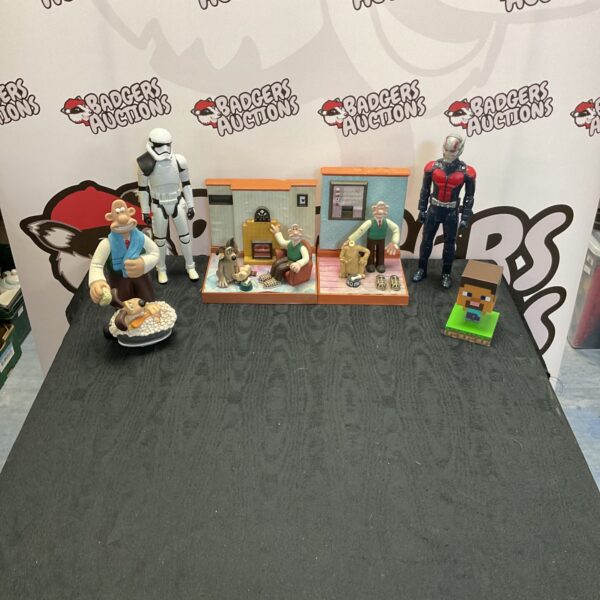 Wallace and Gromit figures lot, Aardman Animations collectibles.