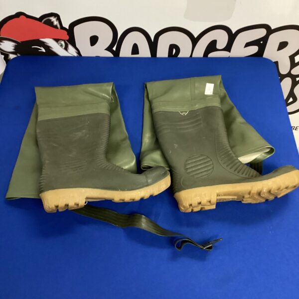 Front view of size 10 waterproof waders for fishing.
