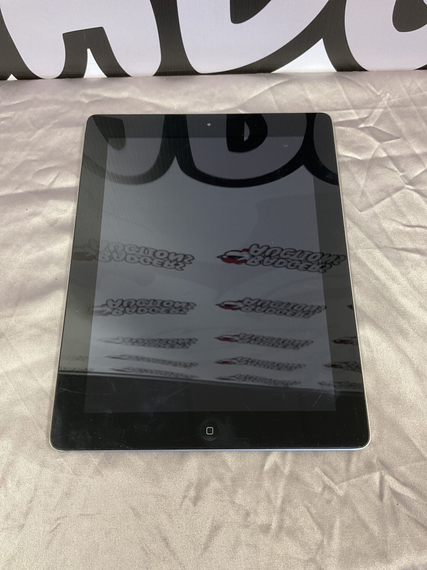 127 Apple iPad (untested no charge and no charger)