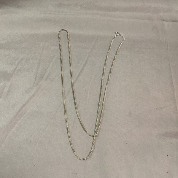 Close-up of a 925 silver chain necklace, showcasing its quality.