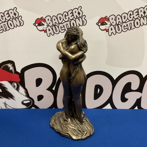 Bronze Frith sculpture of embracing lovers, art deco style.
