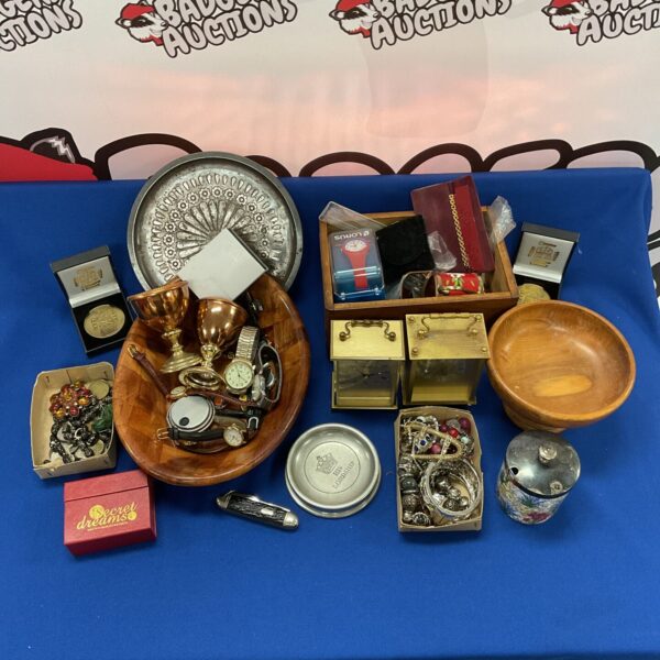 Vintage mixed curios lot with pocket watches and jewellery.