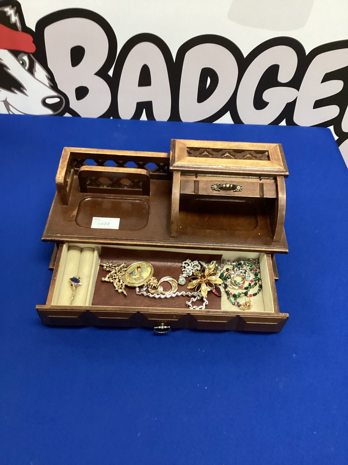 291 Desk top pen holder with Contents