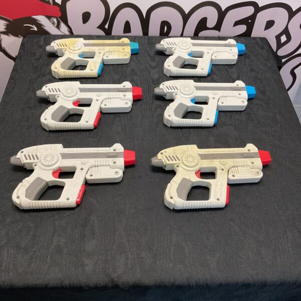 Lot of six vintage Dragon i laser guns, 1990s sci-fi toys.