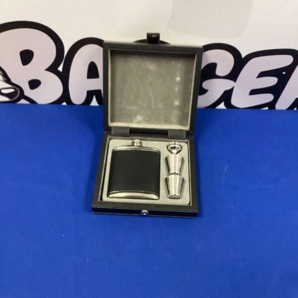 Vintage hip flask set in a leather case, collectible barware.