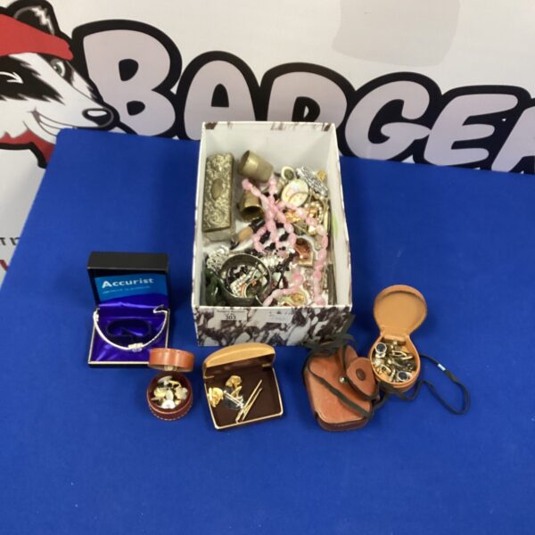 Mixed lot of costume jewellery and an Accurist watch for collectors.