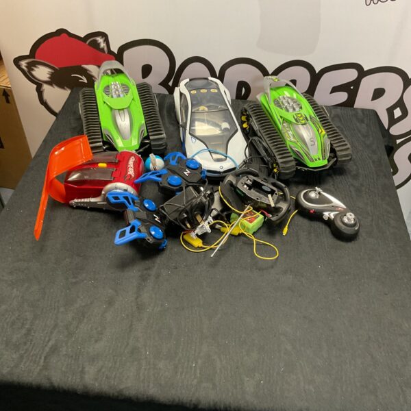 RC cars lot overview, including BMW and off-road models.