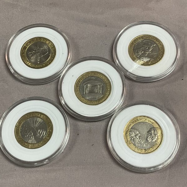 Close-up of the Charles Darwin commemorative £2 coin.