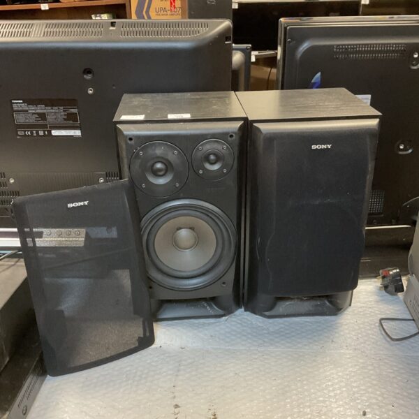 Pair of vintage Sony SS-EX75 bookshelf speakers for home audio.
