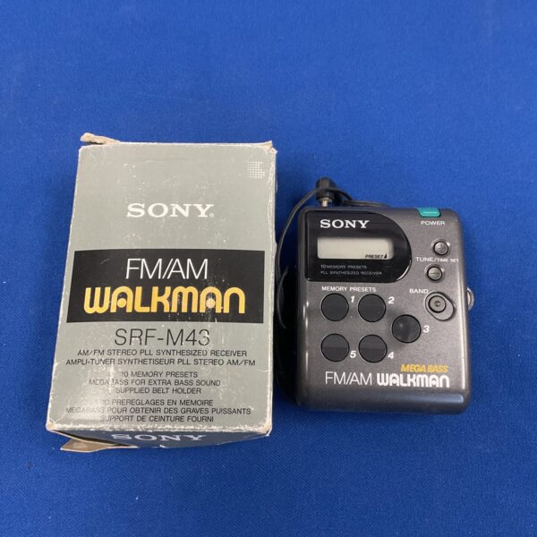 Vintage Sony SRF-M43 Walkman radio in good condition.