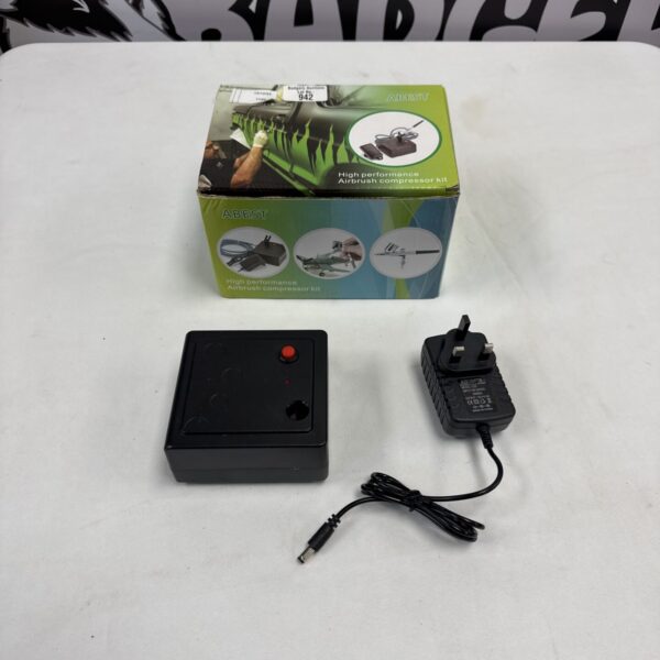 Abest airbrush compressor model 942 for hobby and art use.