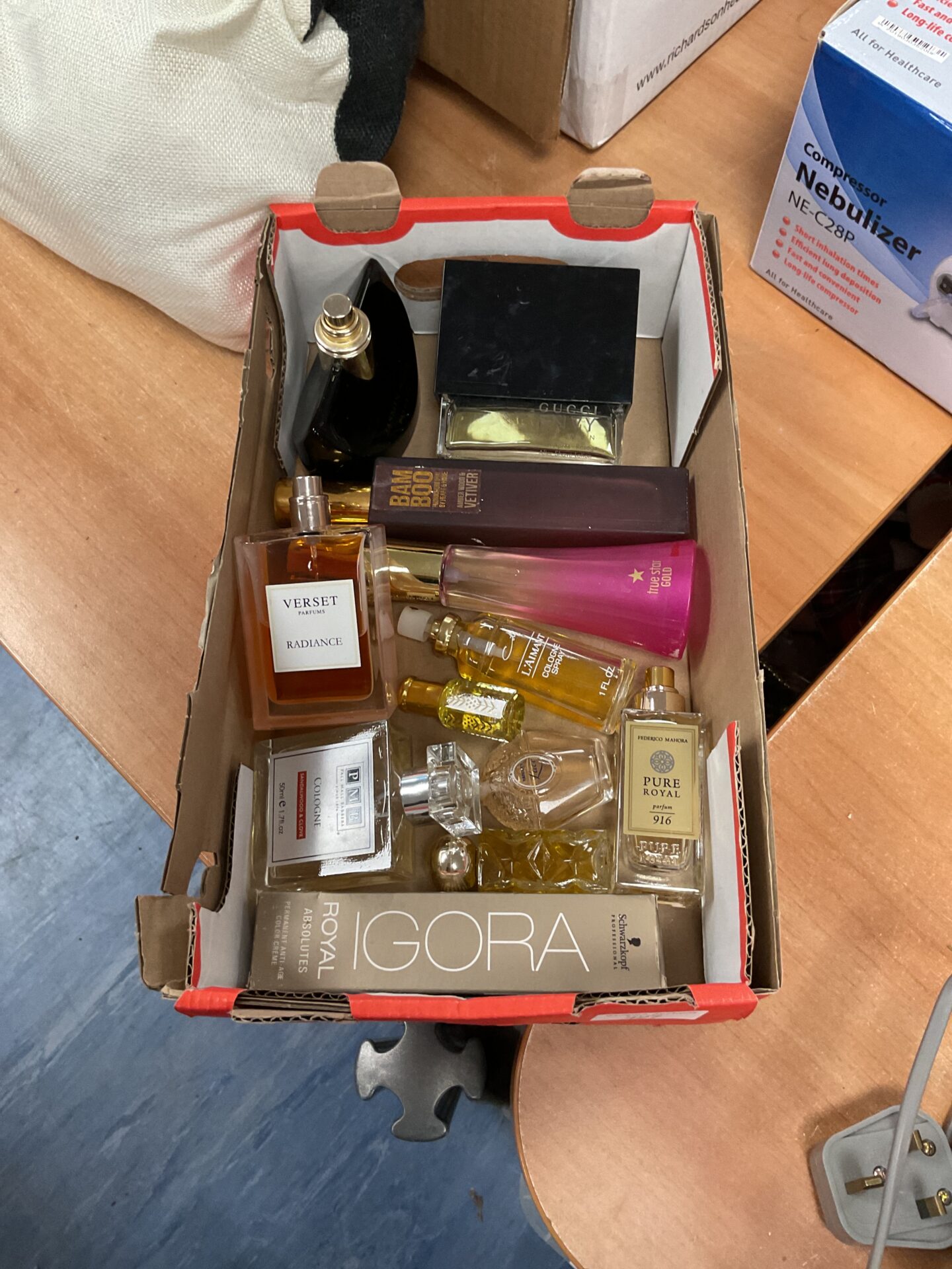 427 Selection of mixed perfumes and after shaves