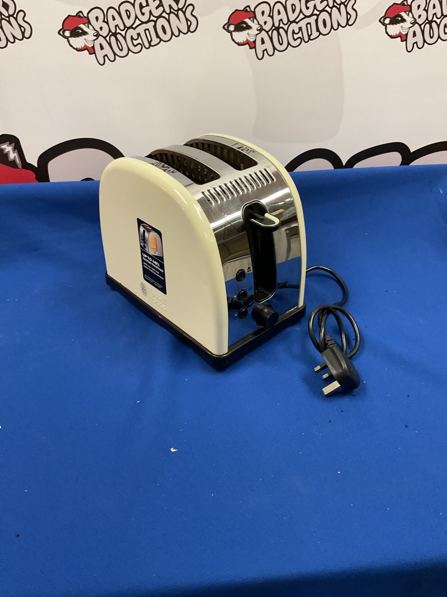 482 Russell Hobbs creme toaster tested working