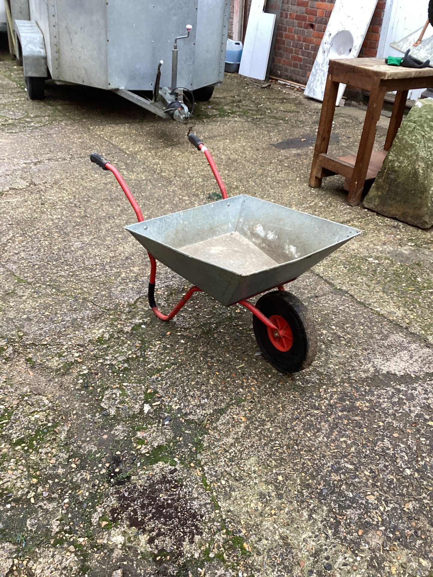1046 Galvanised Wheelbarrow
