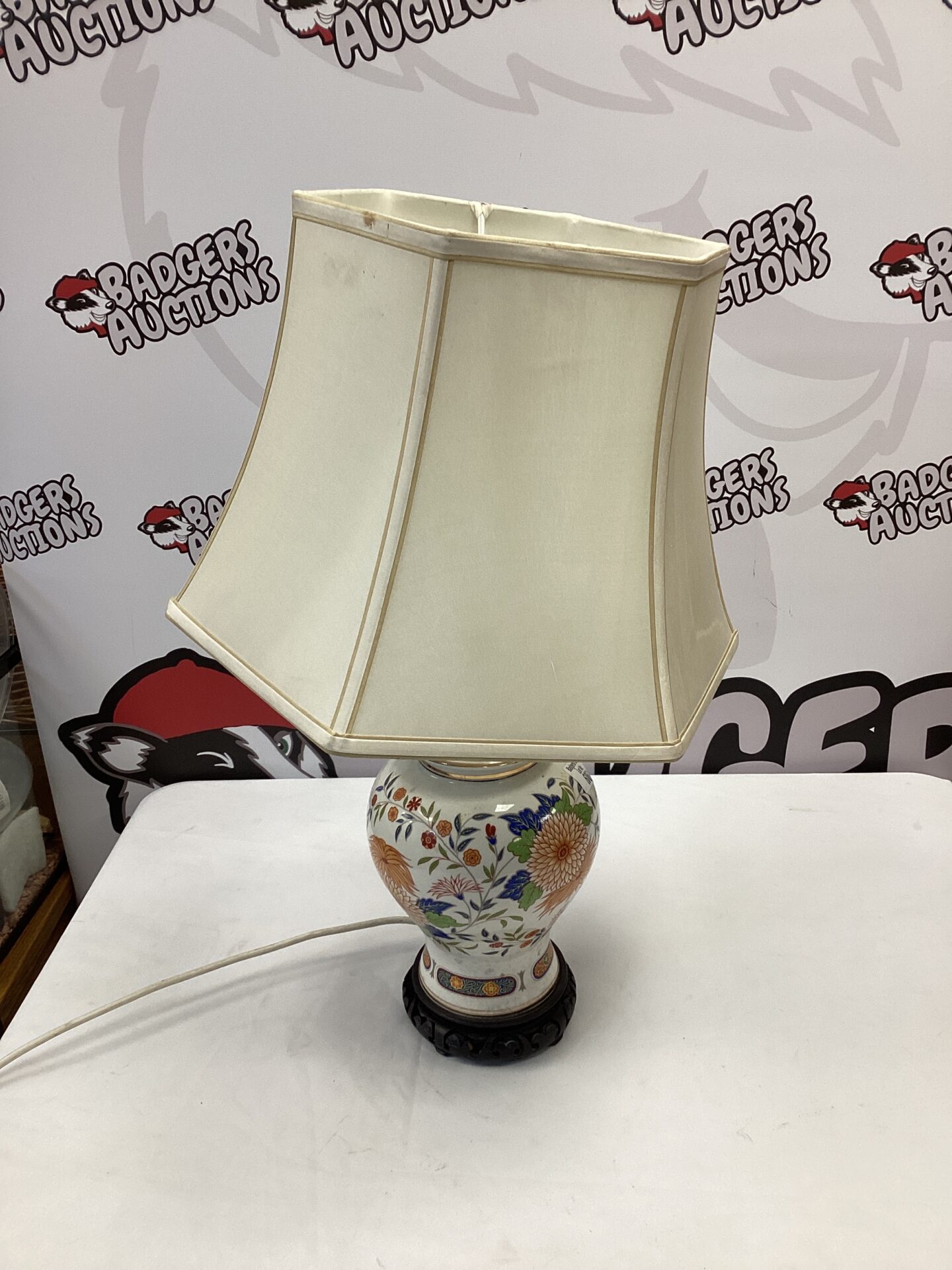 606 Oriental style ceramic table lamp