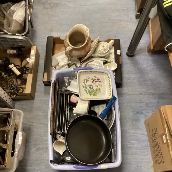 House clearance lot featuring Poole Pottery and vintage kitchenware.