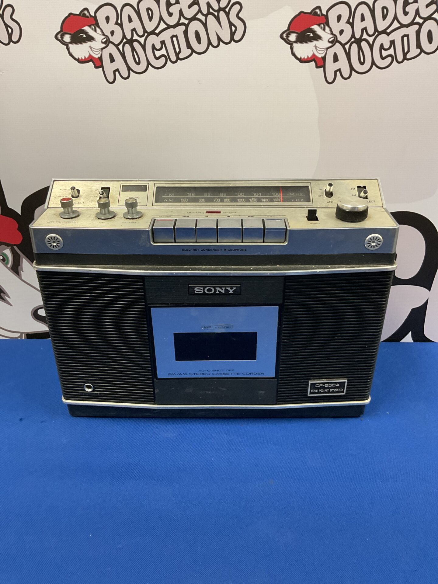 157 Sony cf-550a cassette radio