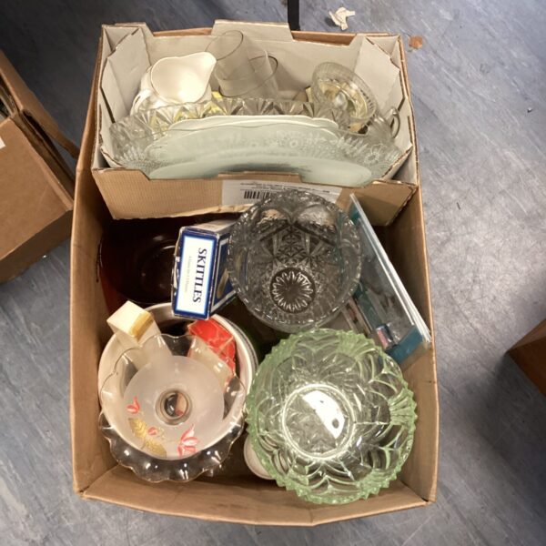Mixed lot of vintage glass serving bowls and dishes.