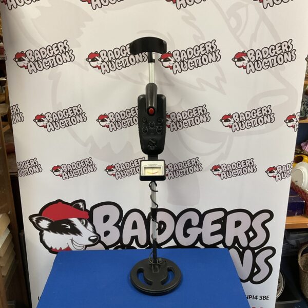 Vintage metal detector Gc-1013 for treasure hunting and ground search.