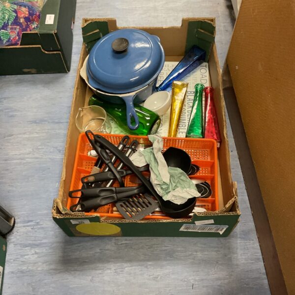 Mixed kitchen utensil lot including a Le Creuset pan and glassware.