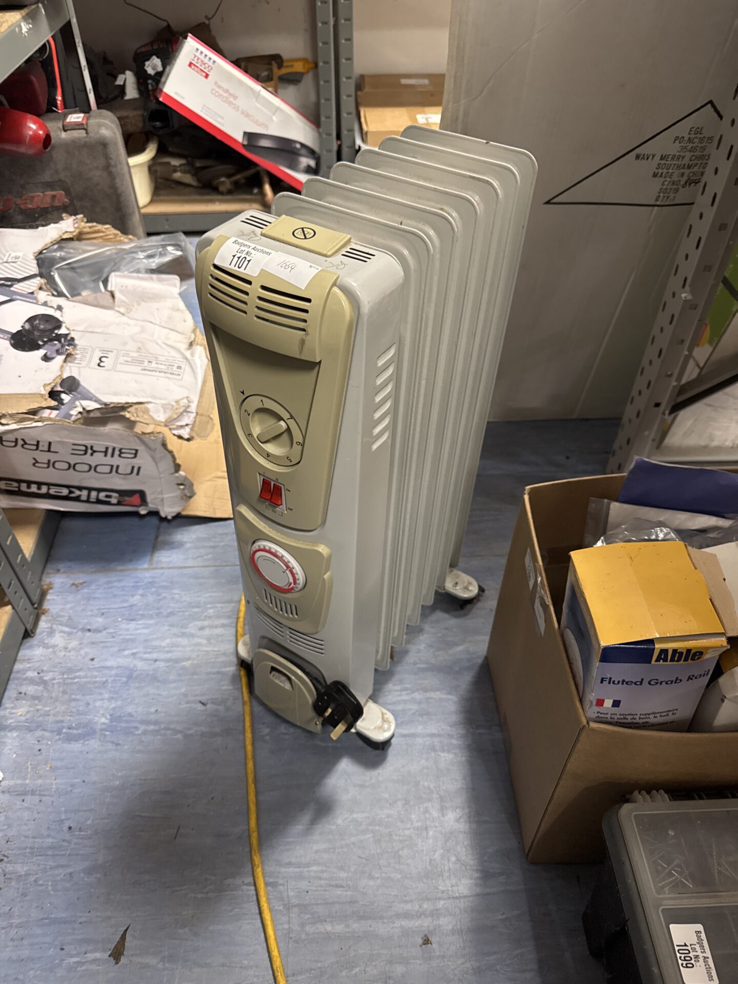 1101 Portable oil filled radiator – lights up when plugged in