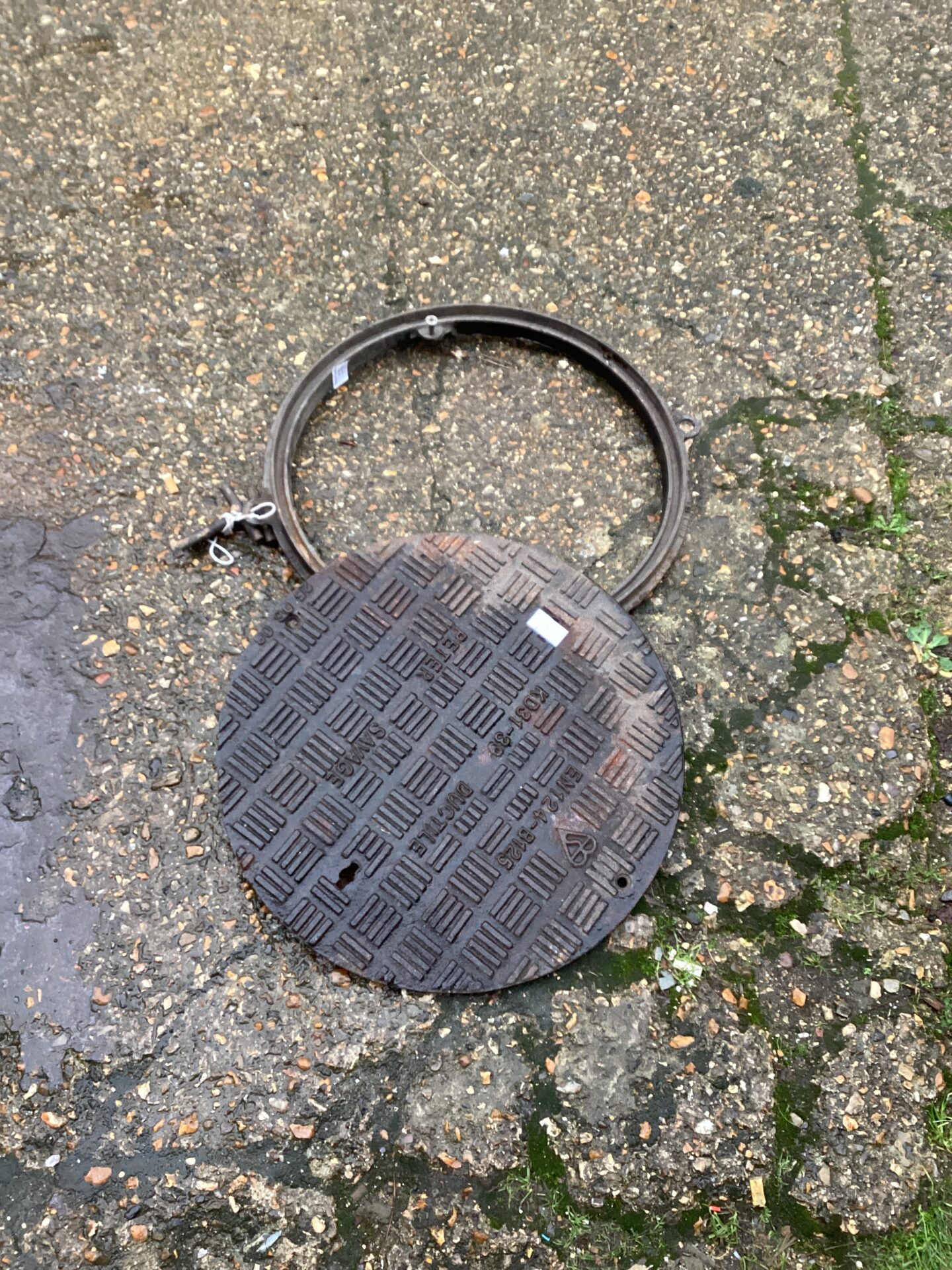 1171 KD31-39 Man hole cover