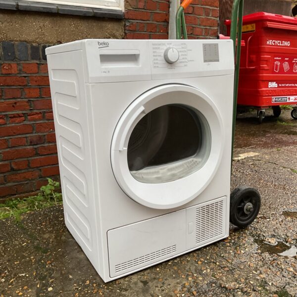 White Beko 8kg washing machine front view for auction.