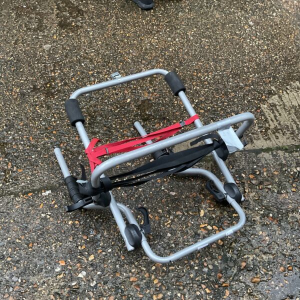 Spare wheel bike rack mounted on a vehicle spare tyre.