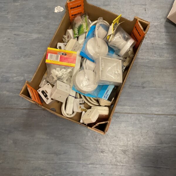 Mixed lot of plug extensions, cable clips, and ceiling pendants.