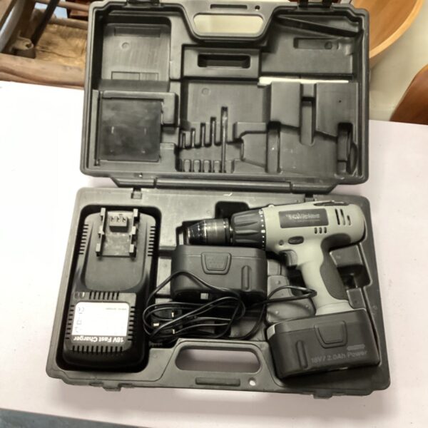 Wickes 18v cordless drill with charger in case.