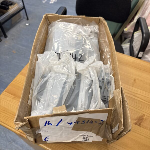 Bulk lot of sixteen Global Industrial shop light fittings, model XT14-2.