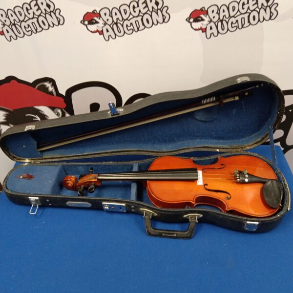 Skylark violin MV 008 in open case with bow.