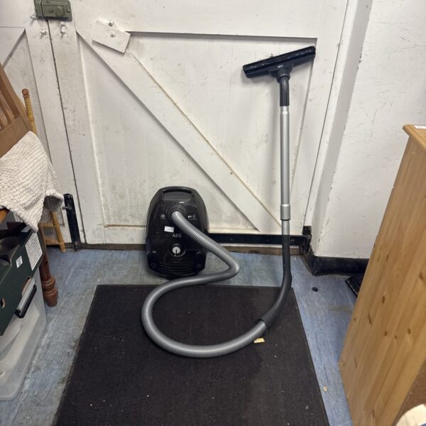 Front view of an AEG Ergoshock vacuum cleaner.