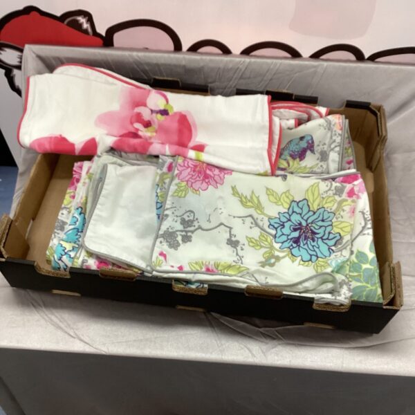 Colourful bird pattern double duvet set with pillowcases.