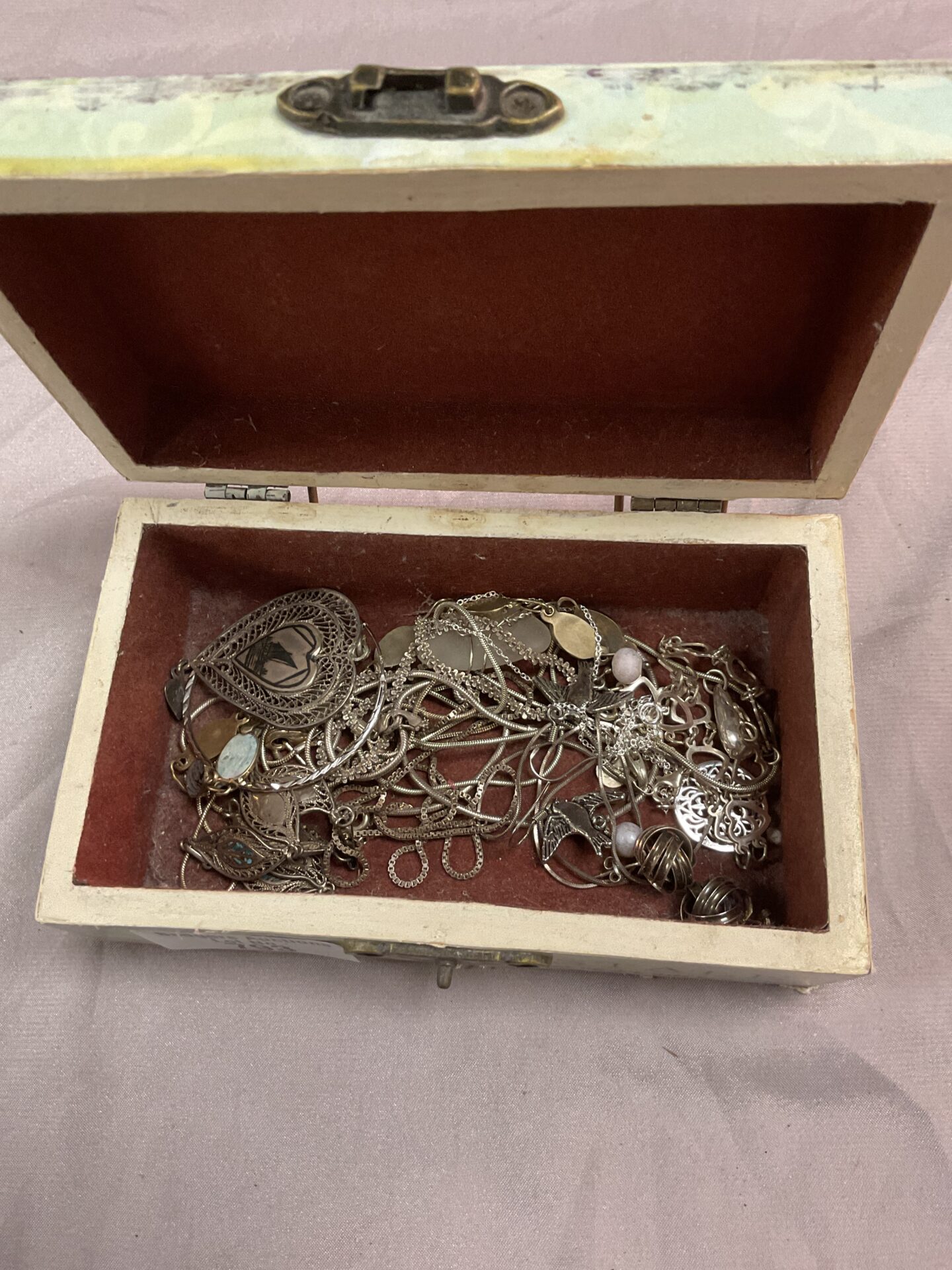 793 Box of assorted silver jewellery