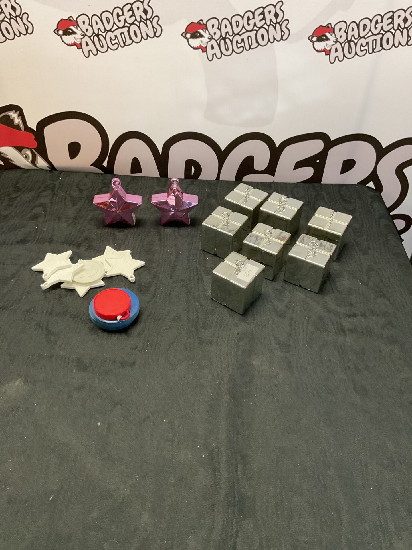 528 Box of mixed balloon weights