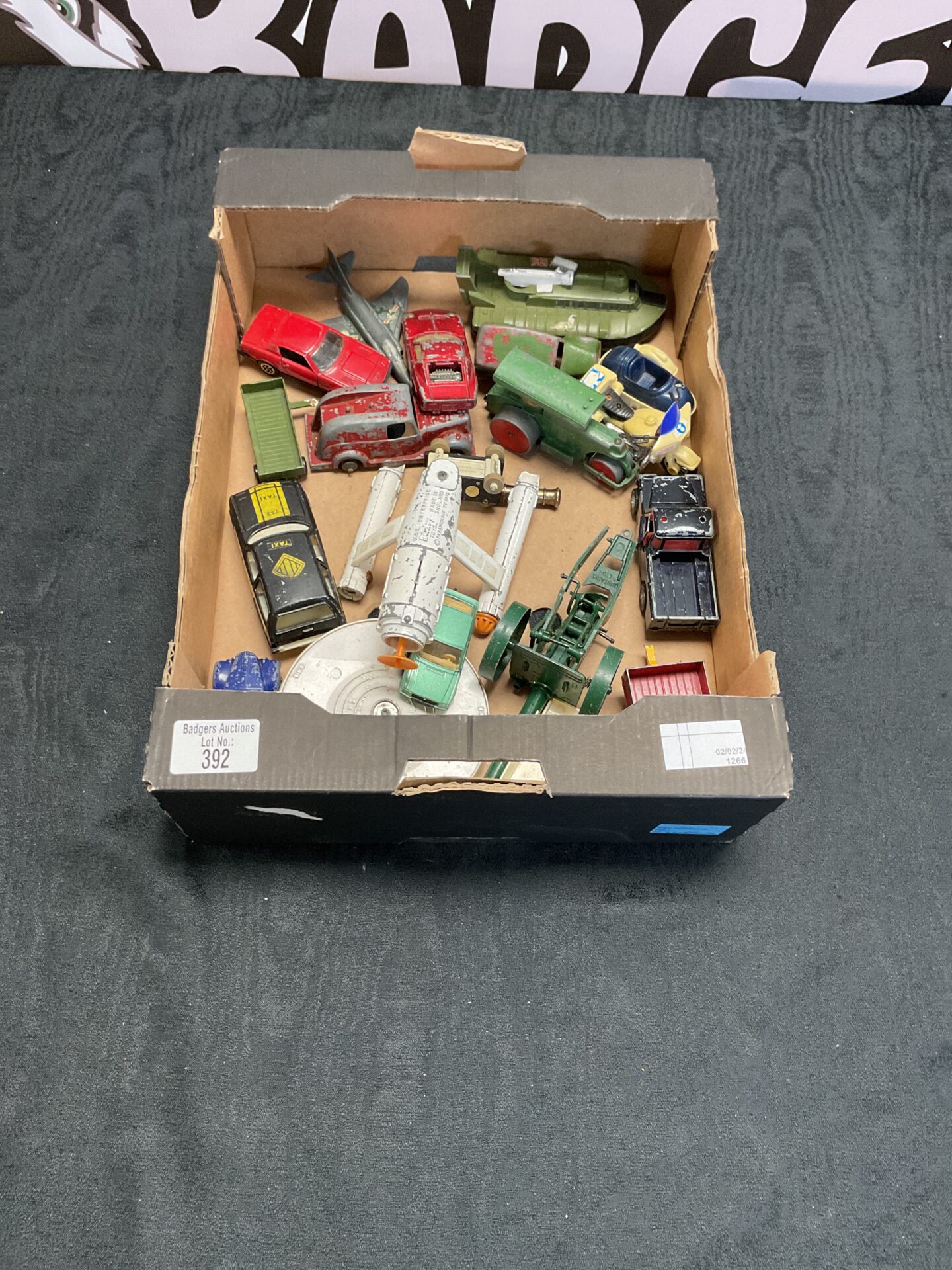 392 Box of mixed diecast models inc dinky, corgi and matchbox