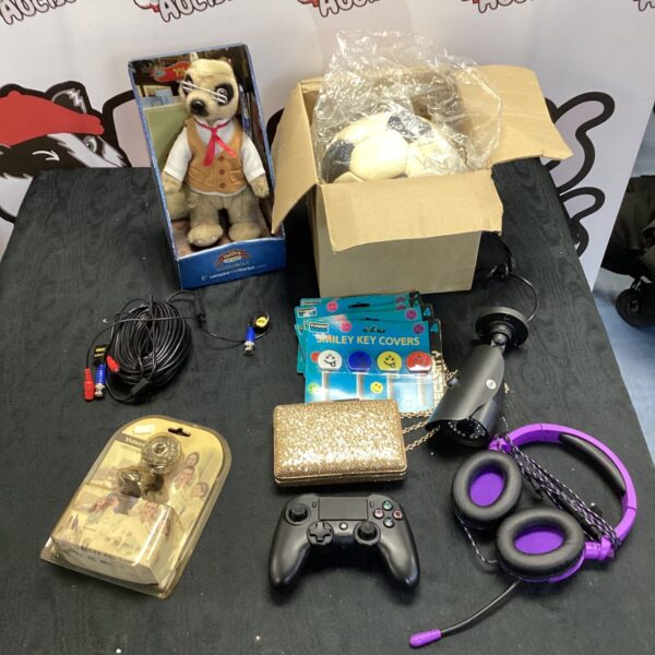 Playstation 4 Nacon controller and mixed lot of gaming items.