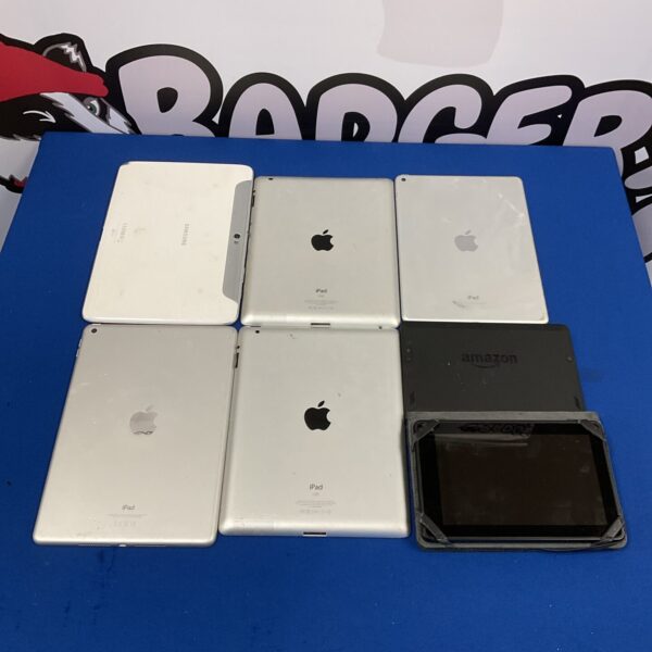 Lot of used Apple iPads for sale, tablet bundle.