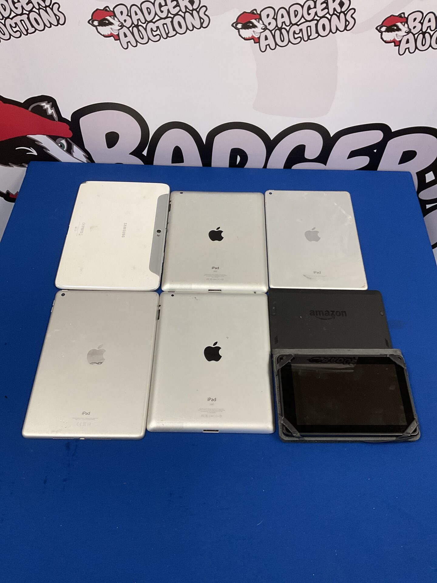 206 Bundle of tablet computers inc apple ipads