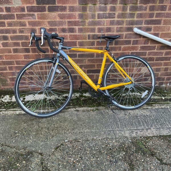 Carrera TDE SE road bike in used condition for sale.