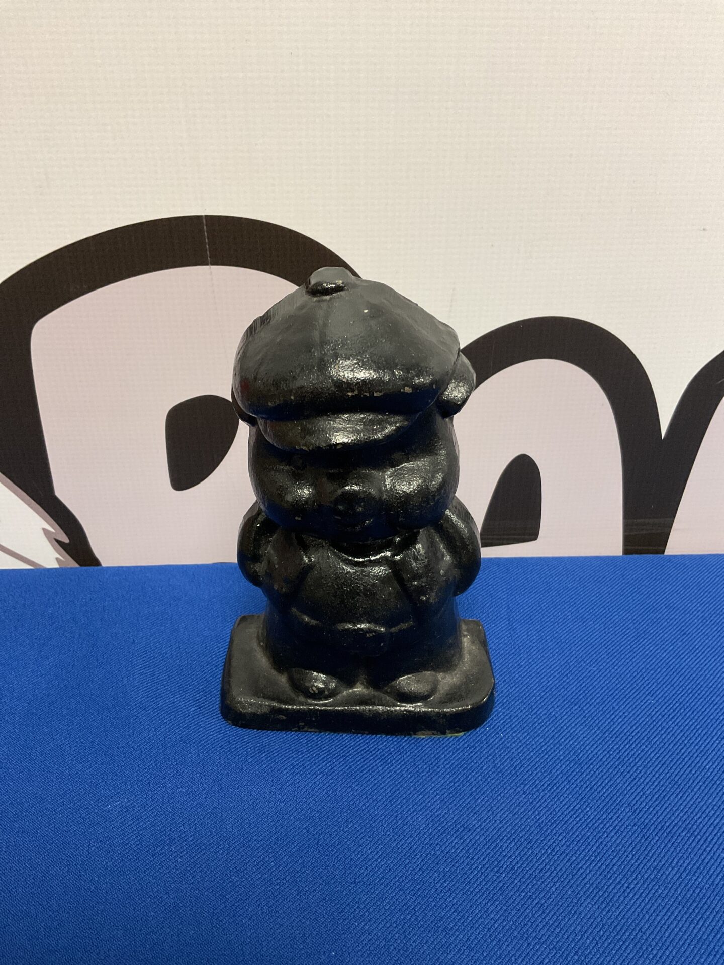 036 Cast iron pig doorstop