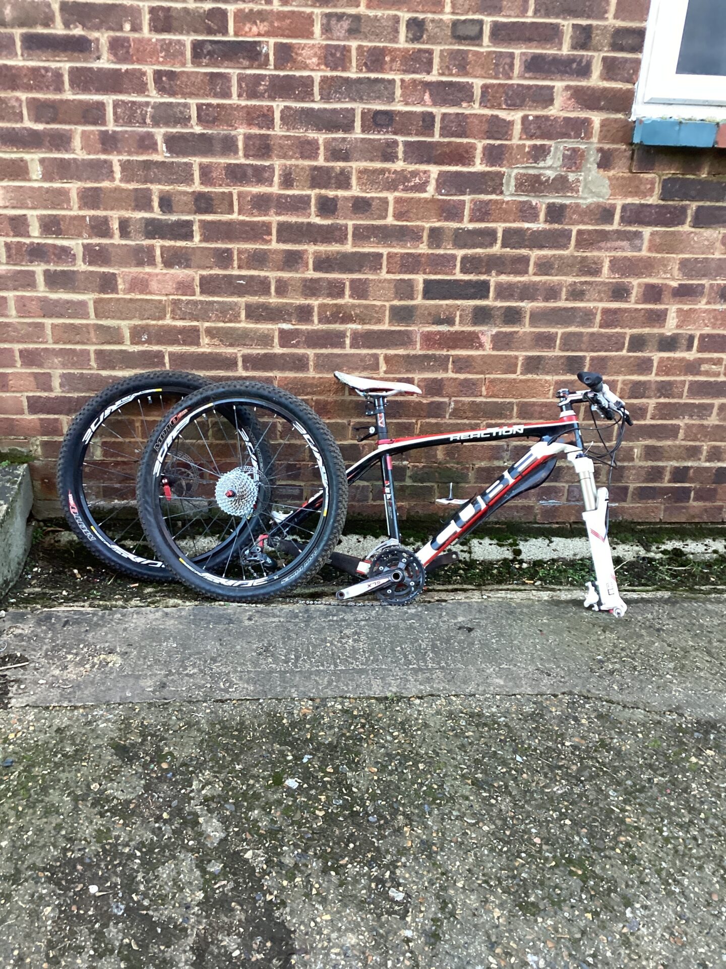 1285 Cube Reaction carbon bike