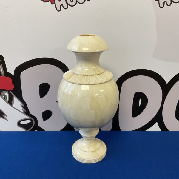 Elegant natural bone vase for home decoration.